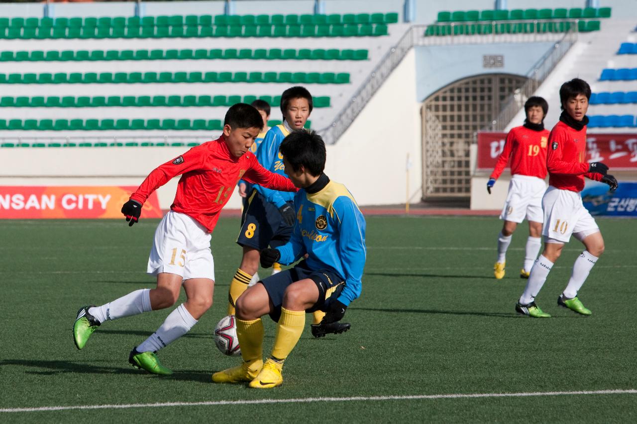 축구경기를 하는 선수들의 모습1