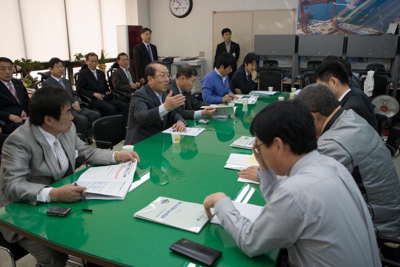 이학진 부시장님과 새만금 관련 기자 간담회가 열린 모습1