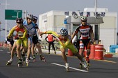 인라인을 타고 달리는 대회 참가자들3사진(00009)