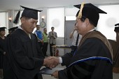 졸업장을 받는 졸업생들1사진(00006)