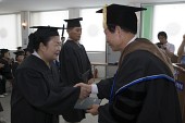 졸업장을 받는 졸업생들3사진(00008)