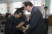 졸업장을 받는 졸업생들5사진(00010)
