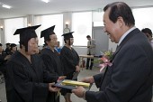 졸업장을 받는 졸업생들6사진(00011)