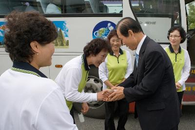 생활개선협의회 한마음대회 참가자 격려