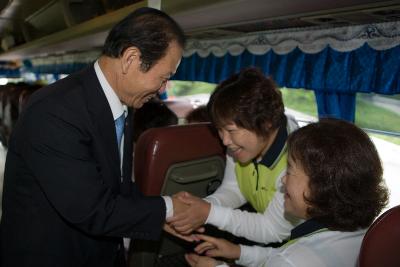 생활개선협의회 한마음대회 참가자 격려