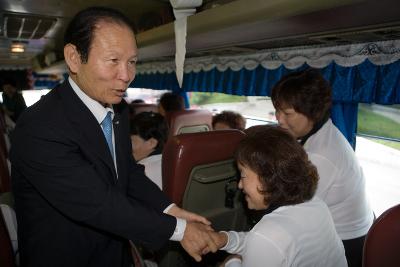 생활개선협의회 한마음대회 참가자 격려