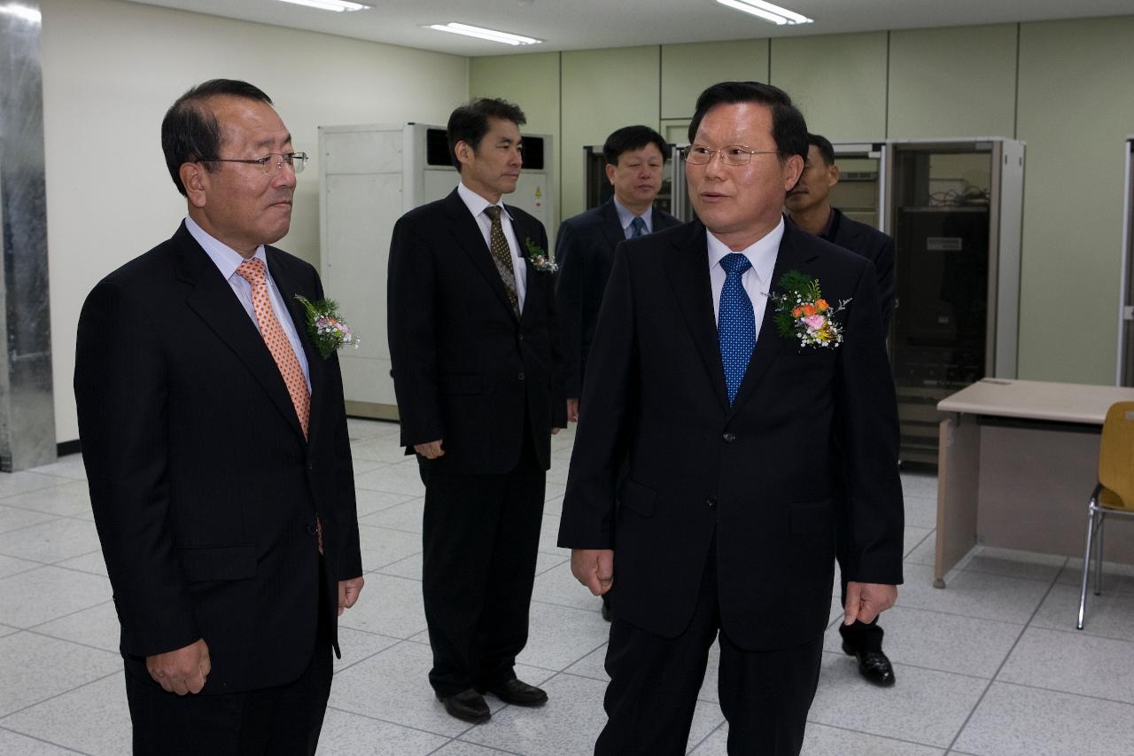 군산대학교 디지털정보관 개관