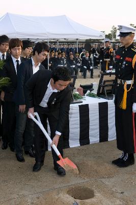 연평도 전사자 안장식