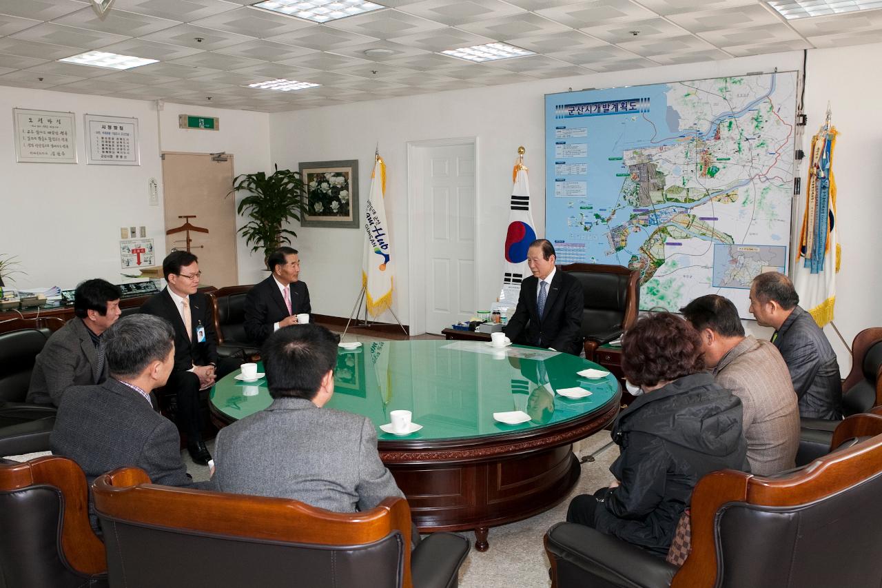 구암동 자생단체 및 직원일동 장학기금 전달