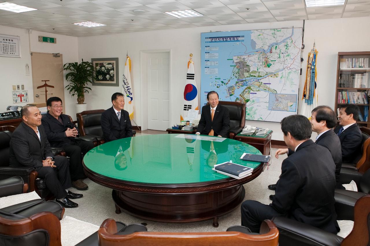 수송동 자생단체 및 직원 장학금 기탁