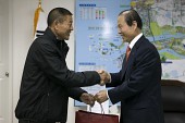 중국청도 마라톤선수단 환영식사진(00021)