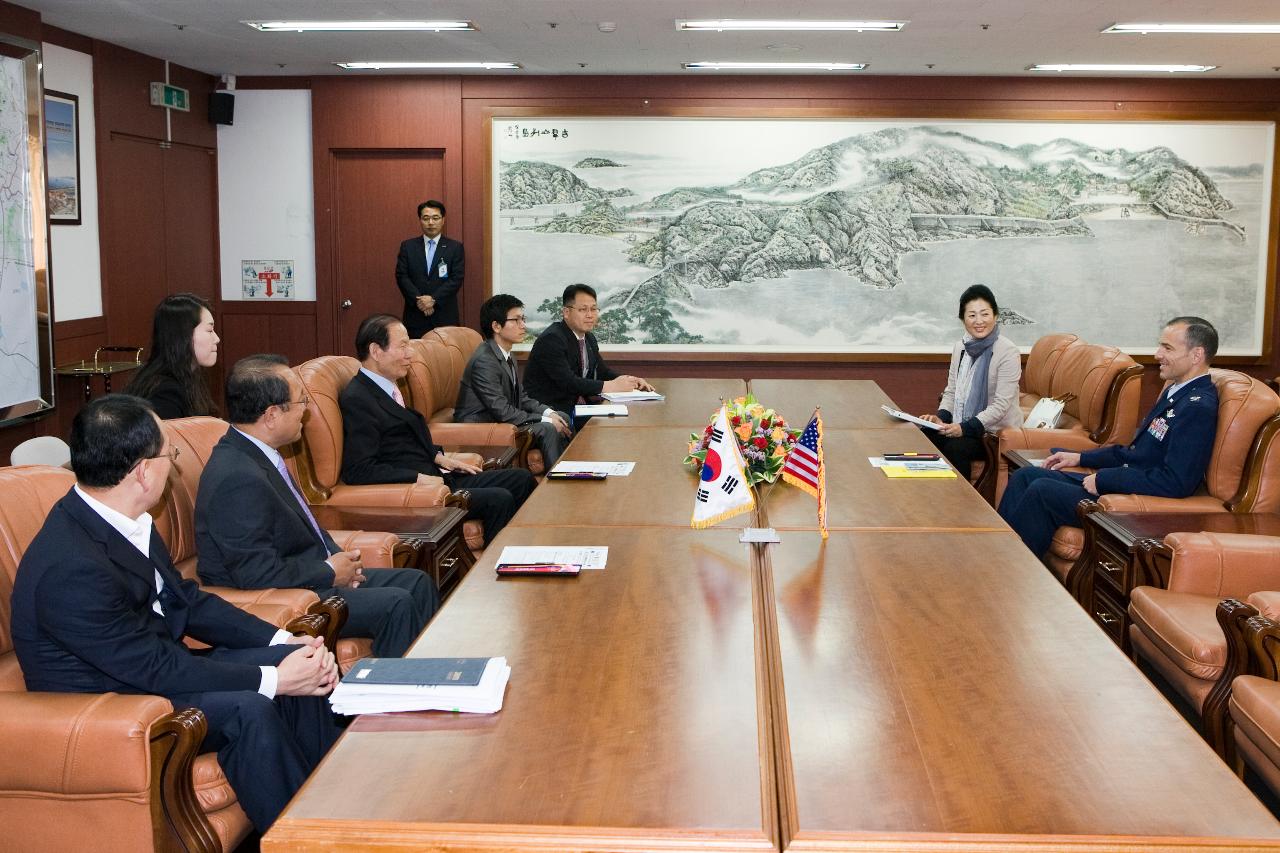 신임 미공군비행단장 방문