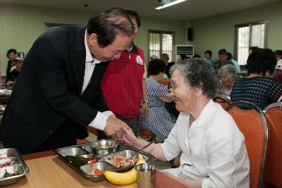 복지관 무료급식소 방문