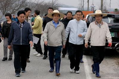 농림수산식품부장관 벼베기 현장방문