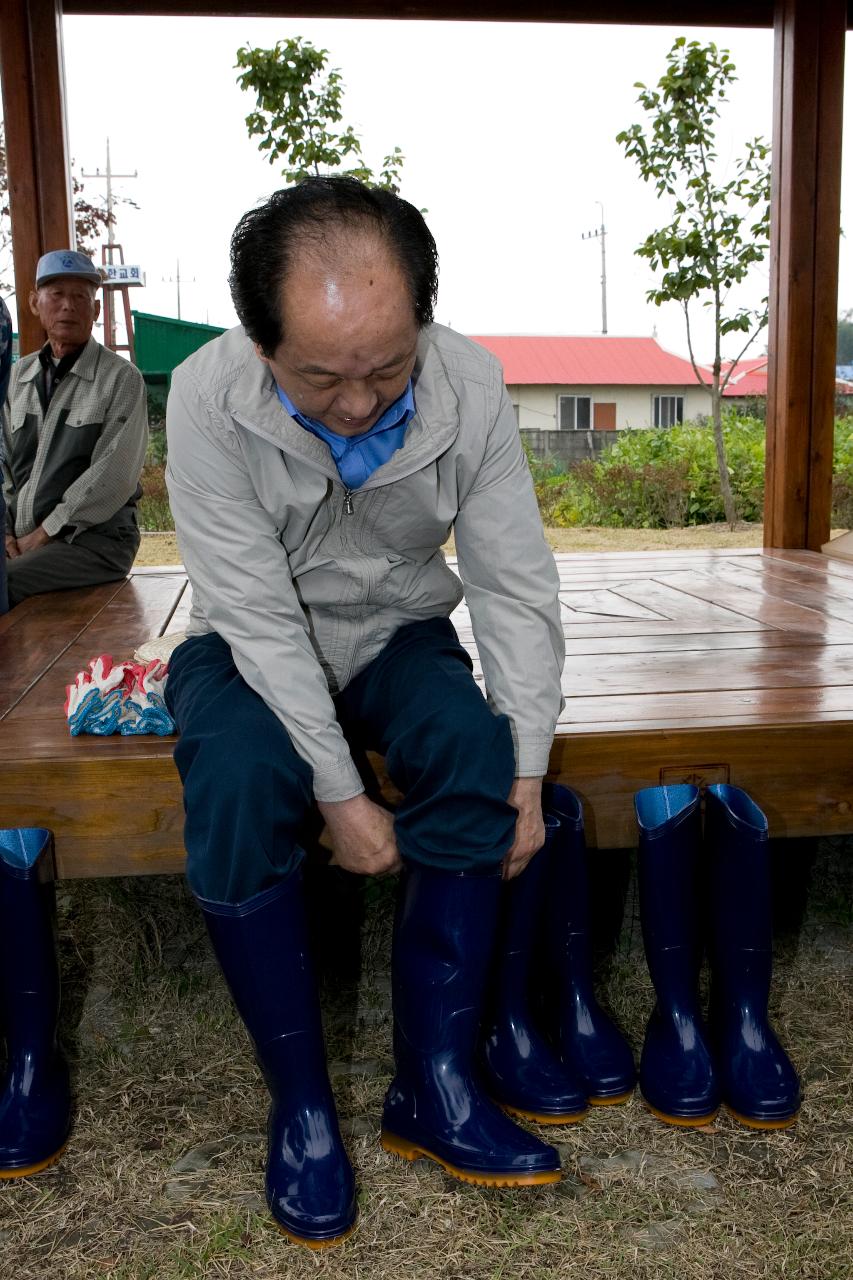 농림수산식품부장관 벼베기 현장방문