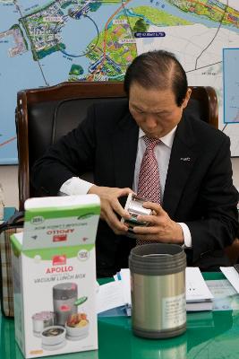 보온도시락용기 기증