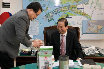 보온도시락용기 기증