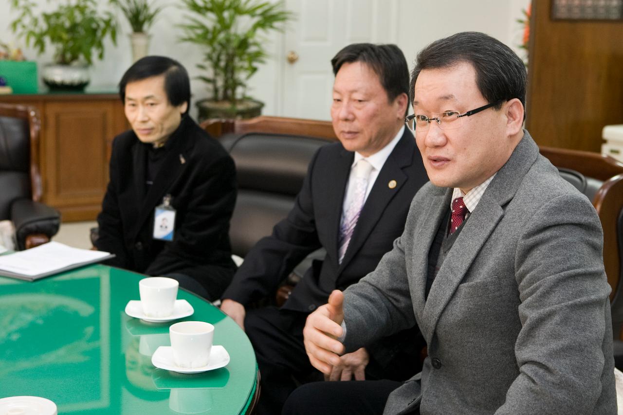 보온도시락용기 기증