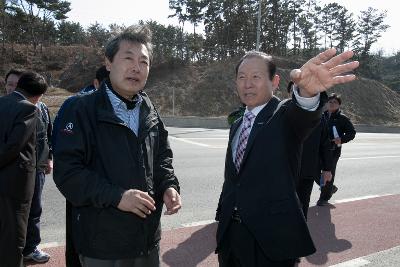 맹형규 행안부장관 4대강 자전거길 현장점검