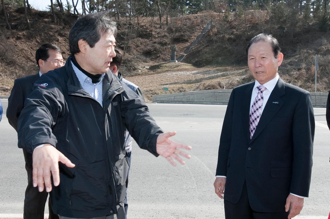 맹형규 행안부장관 4대강 자전거길 현장점검