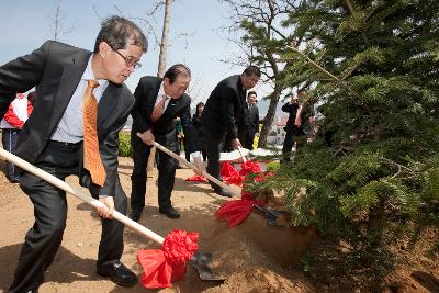 연대시 노동대학 기념식수 및 특강