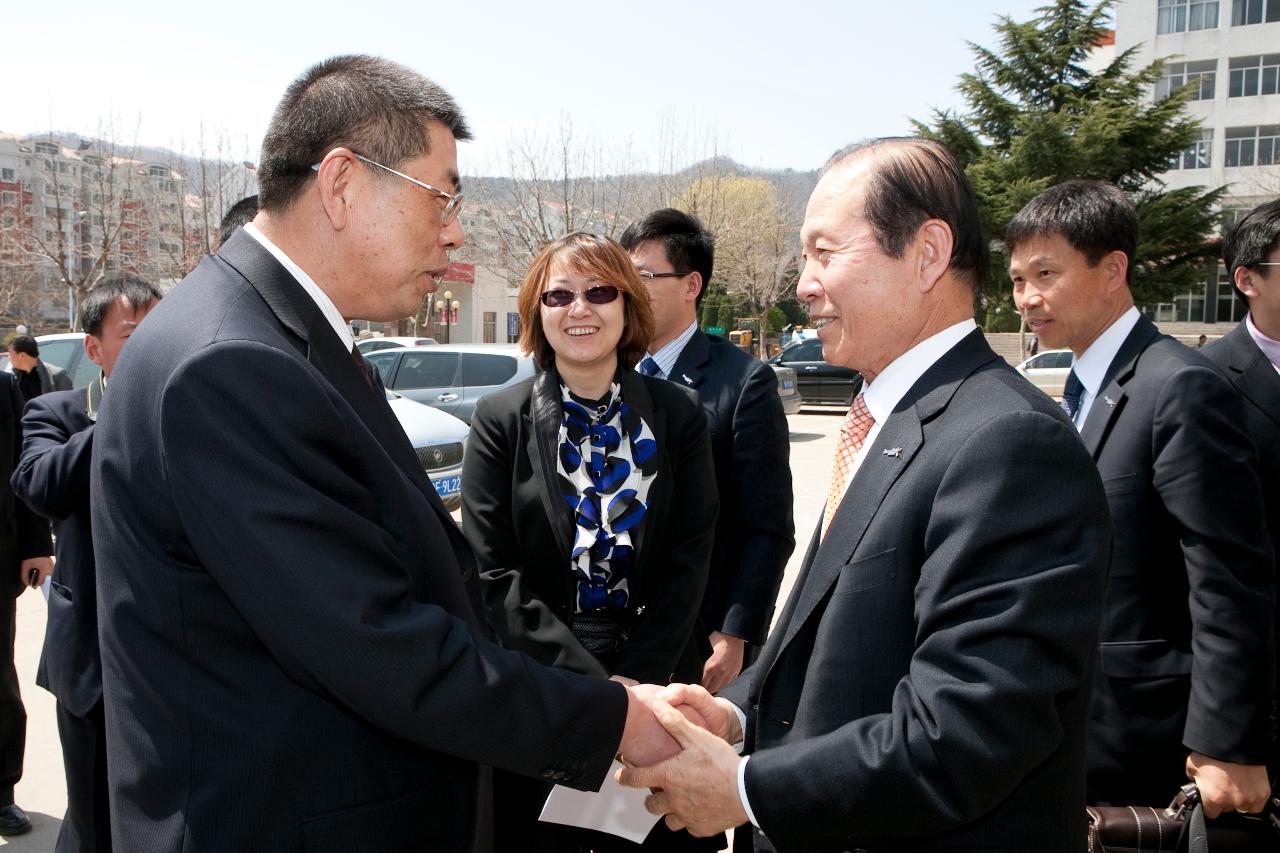 연대시 노동대학 기념식수 및 특강