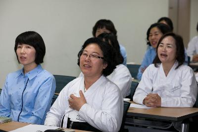 자원봉사자 교육 및 1930년대 시간여행 연극공연