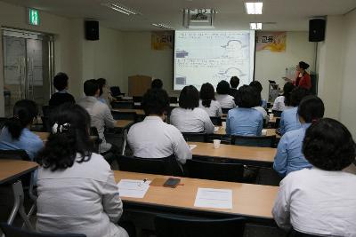 자원봉사자 교육 및 1930년대 시간여행 연극공연