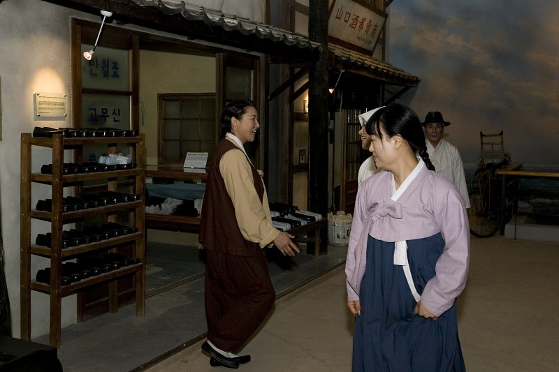 자원봉사자 교육 및 1930년대 시간여행 연극공연