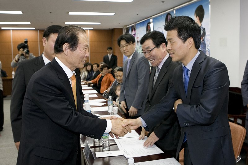 소아암 어린이돕기 바자회 수익금 전달식