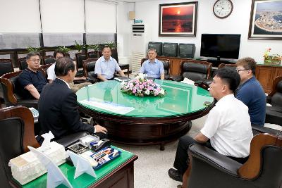 군산시청 출입기자단 수재민돕기 기탁