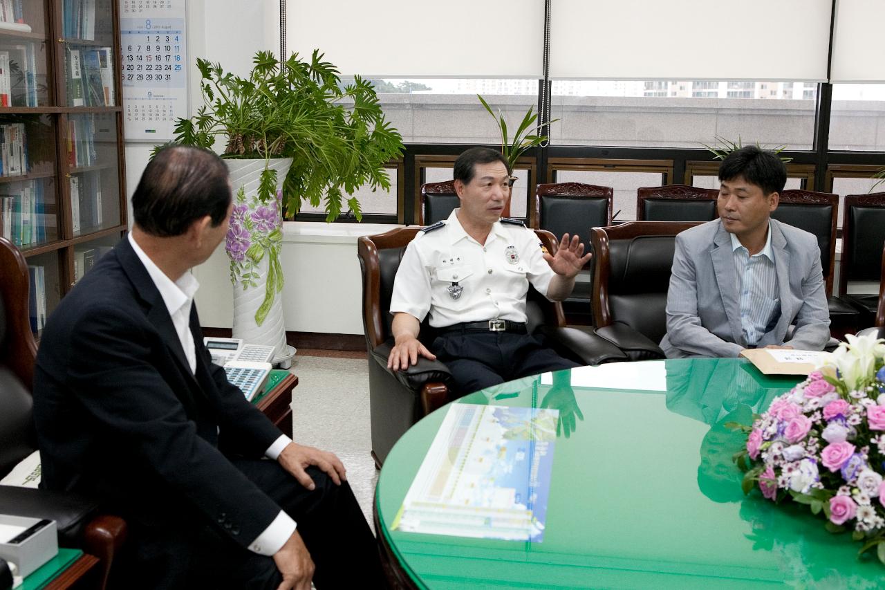 군산경찰서 수재민돕기 기탁