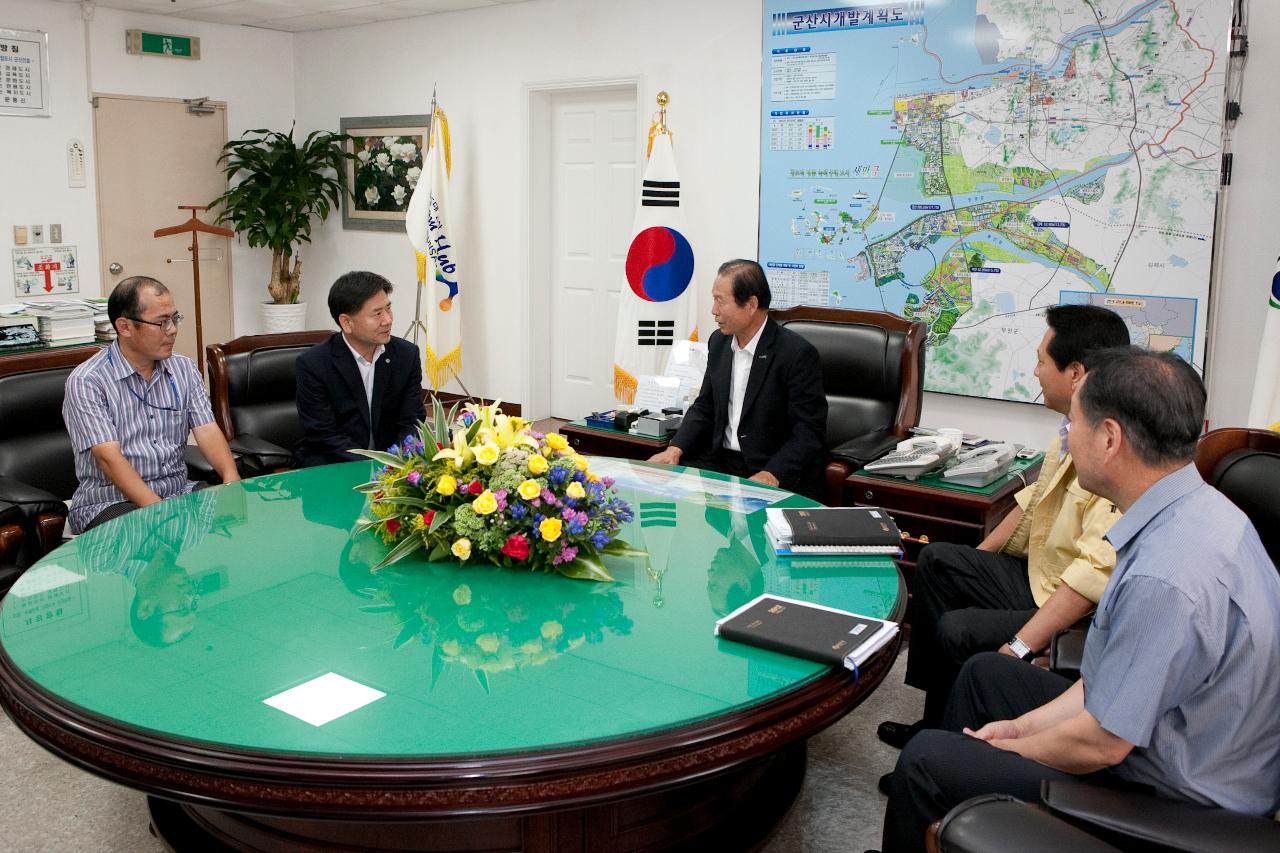 여수시청 수재민돕기 기탁