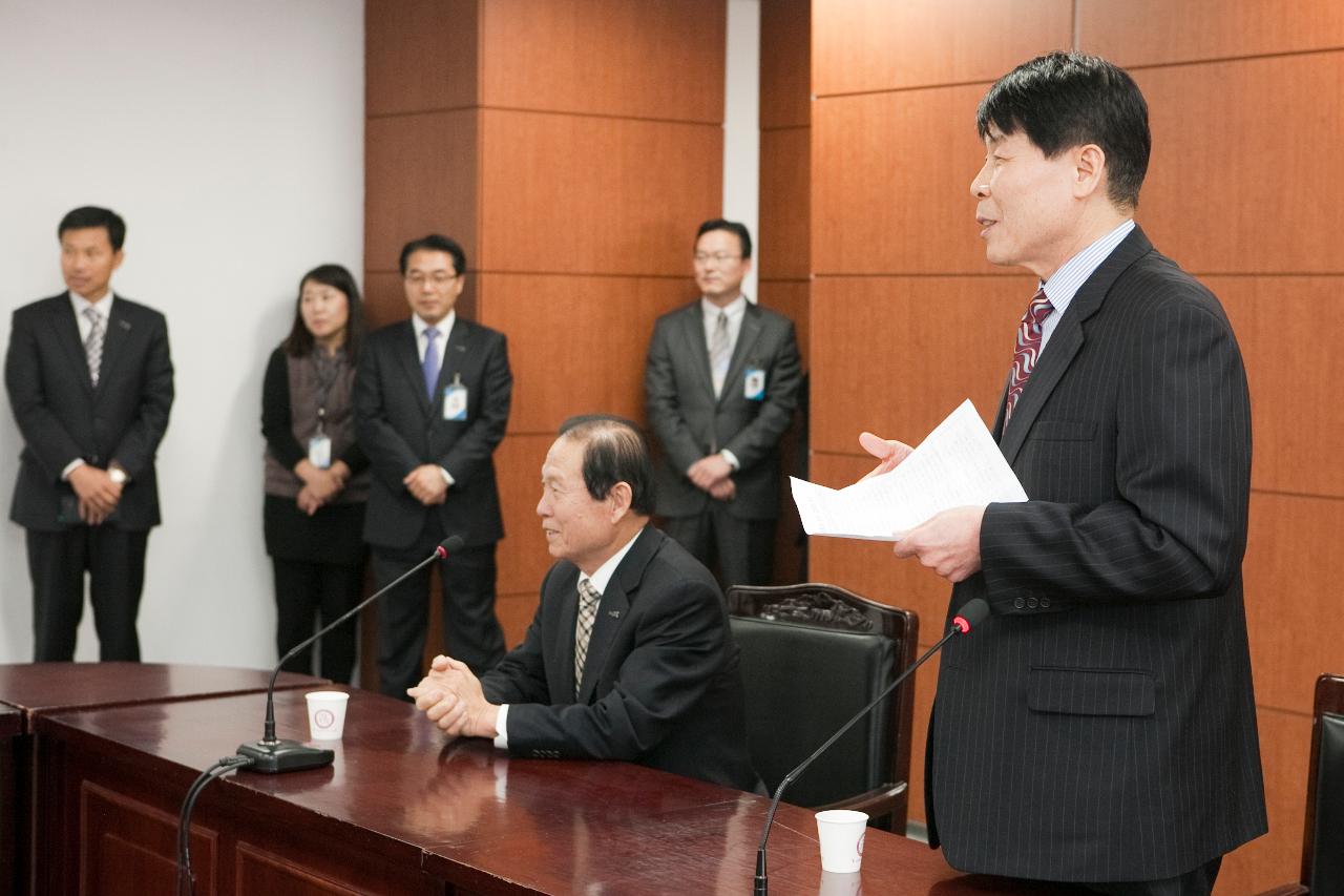 군산경찰서 경우자문위원장 및 자문위원의 이웃돕기 기탁 후 문동신시장과의 좌담