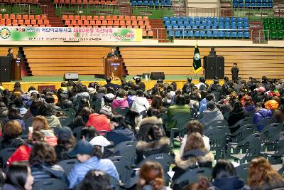 군산시 어린이 교통사고 제로화 운동 촉진대회에 참석한 문동신시장의 인사말 모습