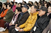 문동신군산시장님의 특강을 경청하는 많은 노인대학어르신들사진(00005)