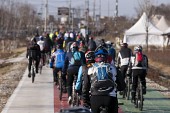 금강 자전거길 대행진 참가자들 자전거를 달리는 모습사진(00013)