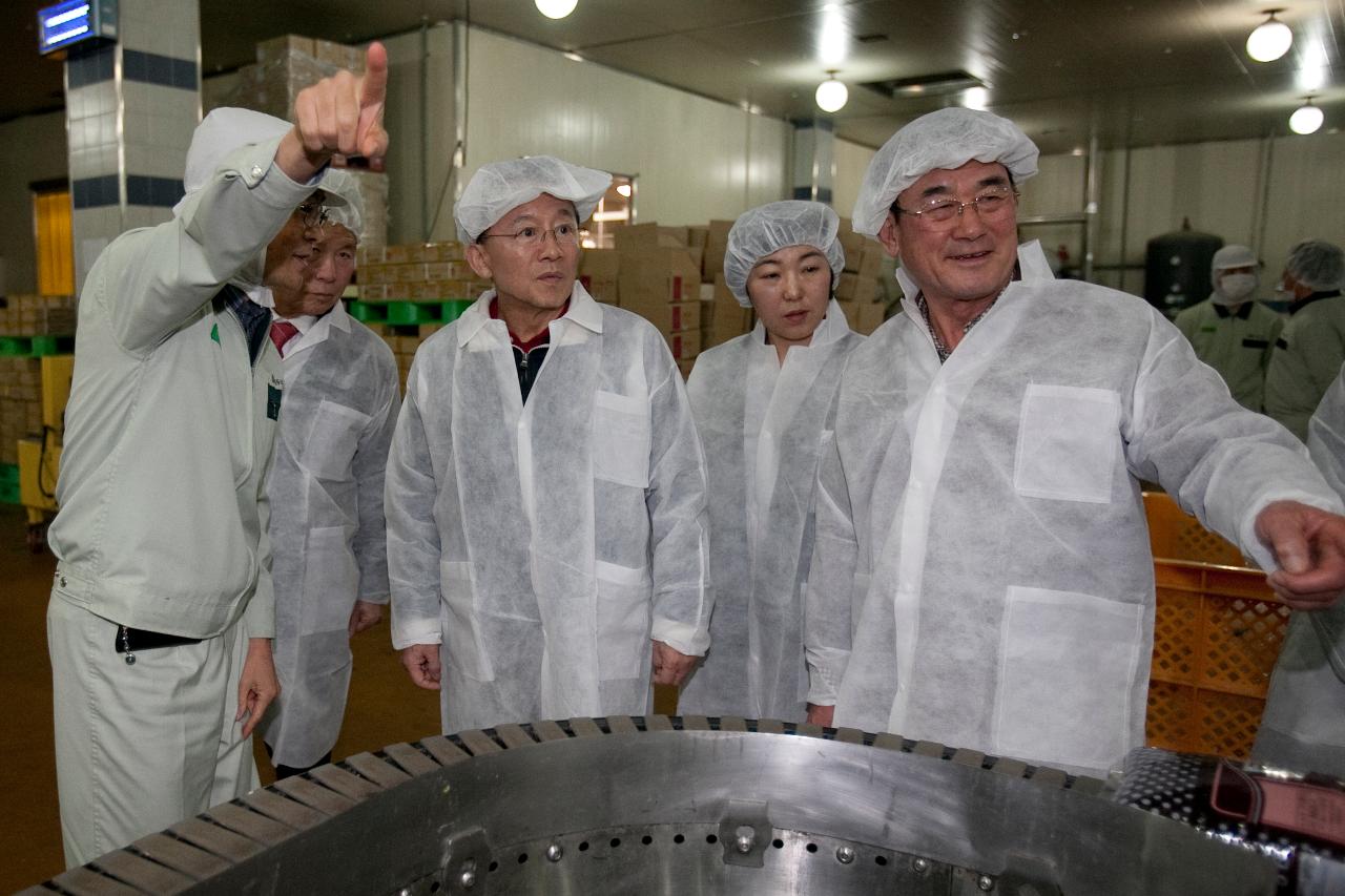 김완주 도지사 대두식품 야간 교대근무 기업현장 방문