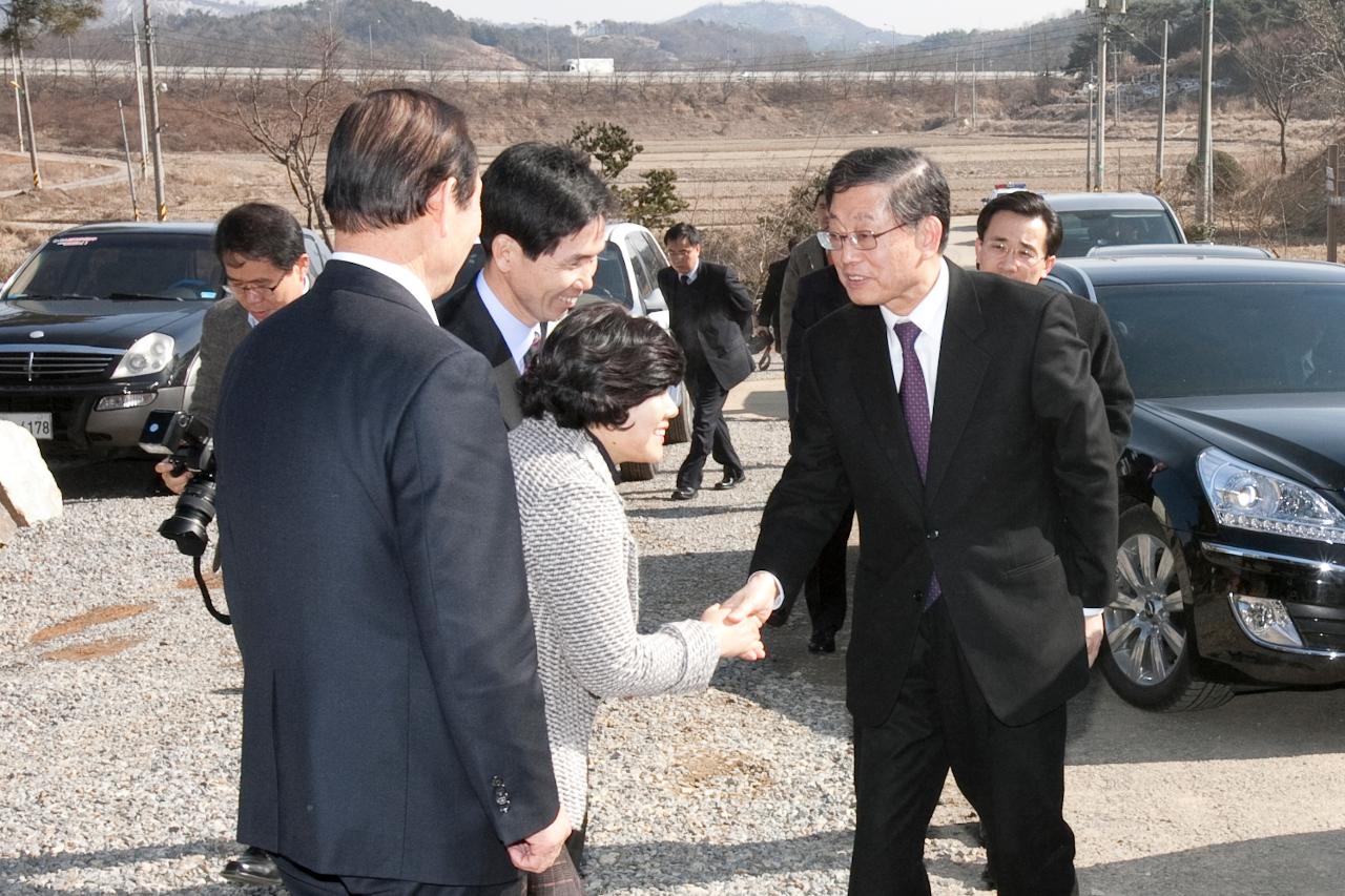 김황식 국무총리 동부노인요양원 방문