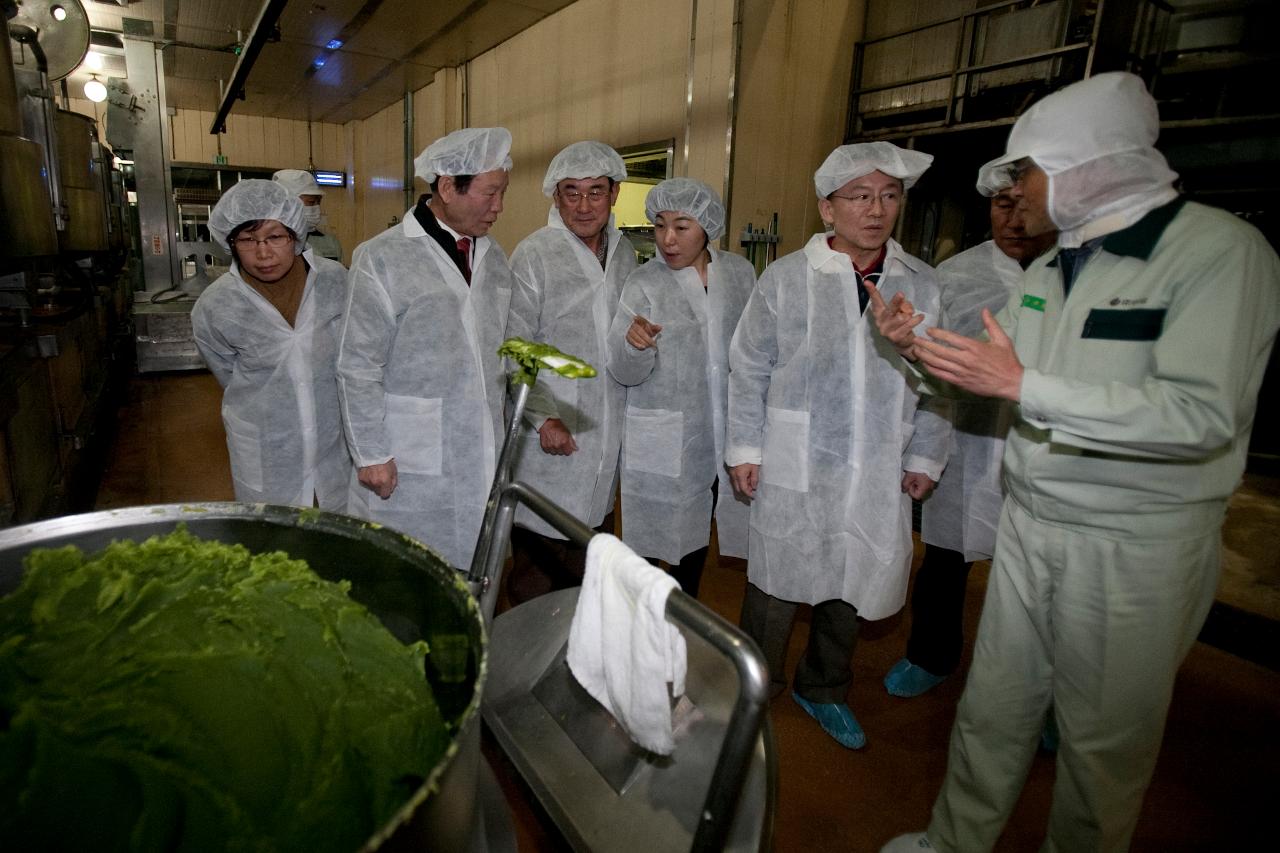 김완주 도지사 대두식품 야간 교대근무 기업현장 방문