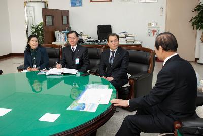 군산공설시장 상인회 이웃돕기 기탁