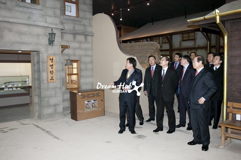 김황식 국무총리 근대역사박물관 방문