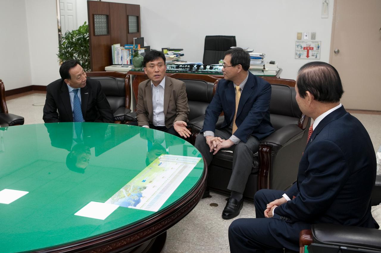 이병주 전 해운항만청장 명예시민증 수여식