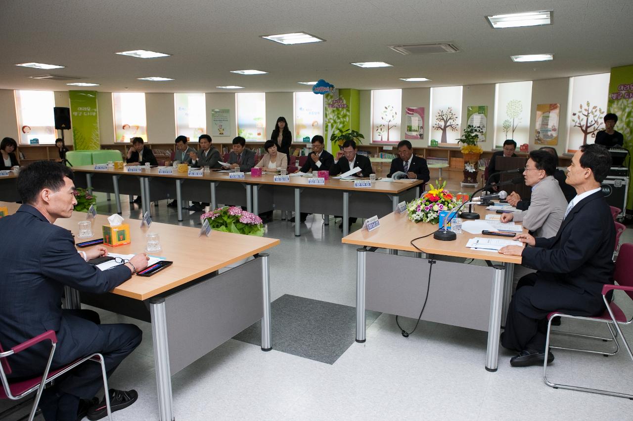 도지사와 교육 관계자 간담회