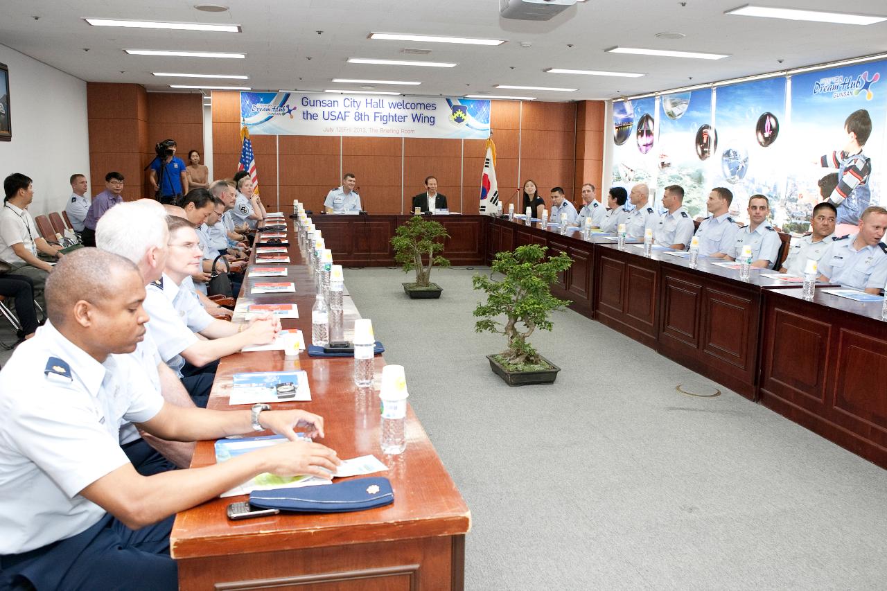 미공군 제8전투비행단 신임장교 방문