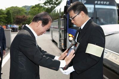 故 정한수 직원 운구