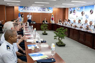 미공군 제8전투비행단 신임장교 방문