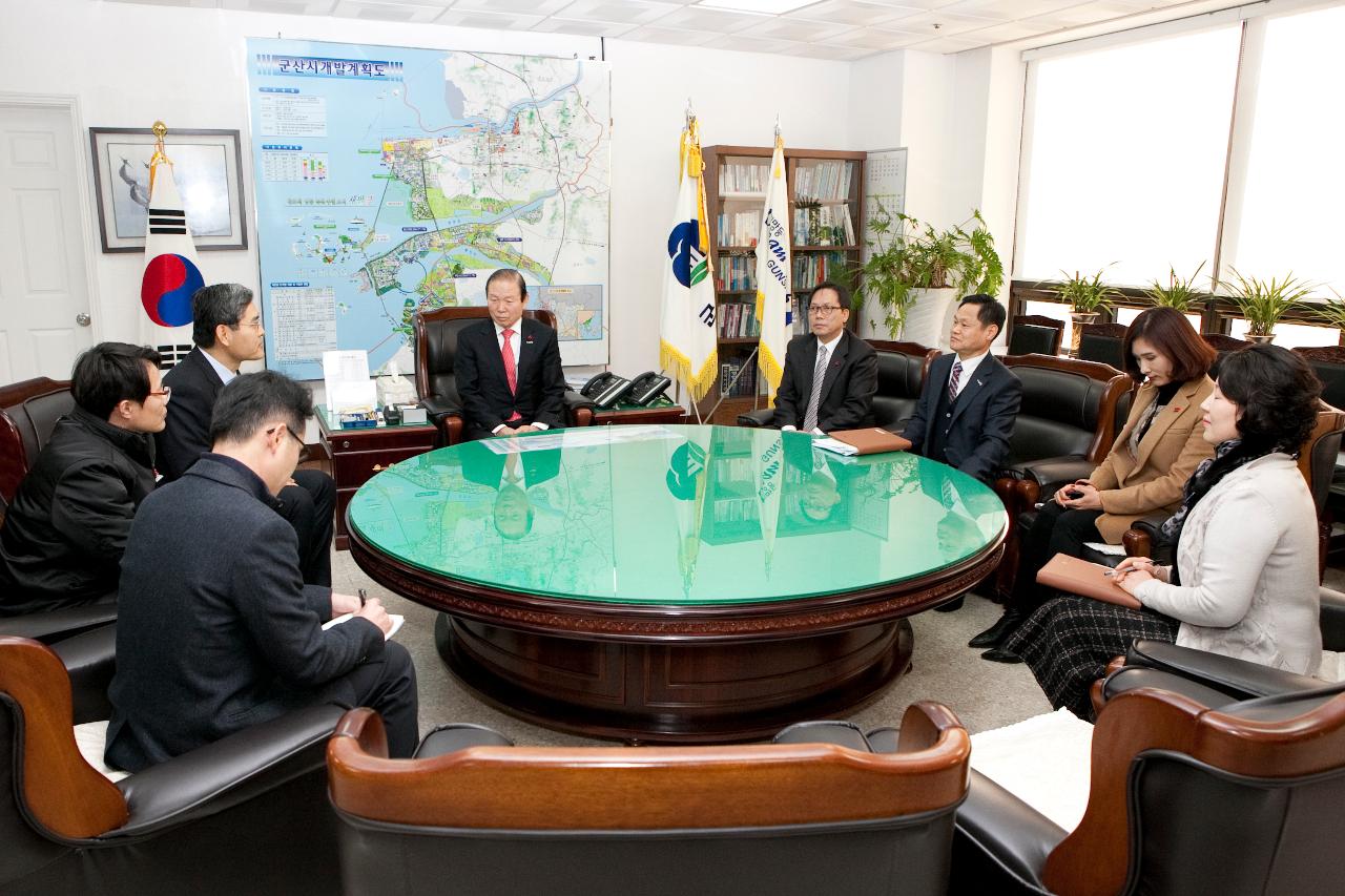 한국서부발전㈜ 군산발전처 이웃돕기 기탁