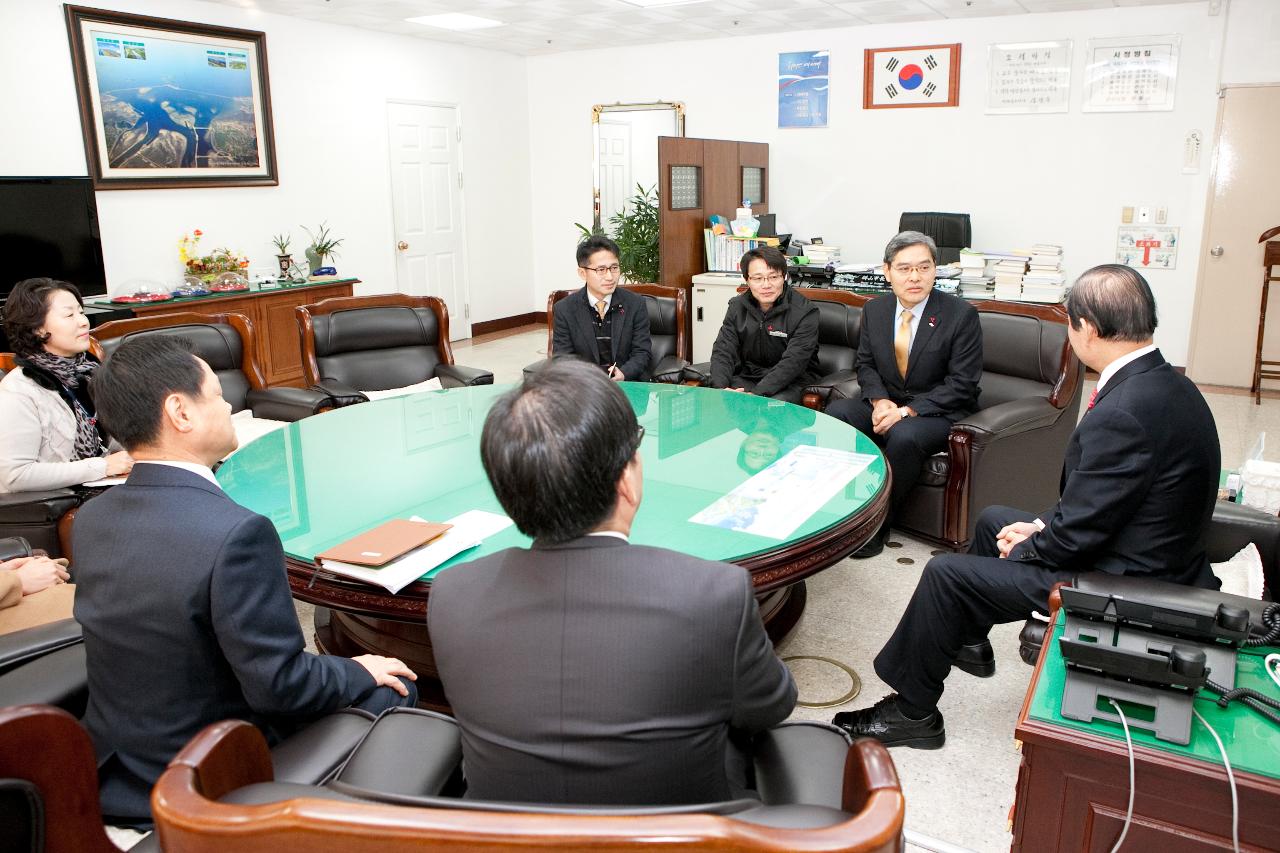 한국서부발전㈜ 군산발전처 이웃돕기 기탁