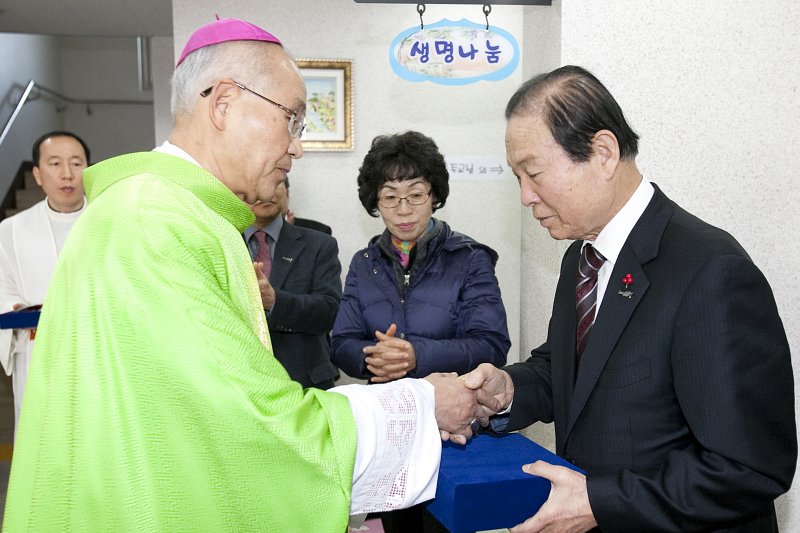 가정폭력보호시설 신축 감사패 수여